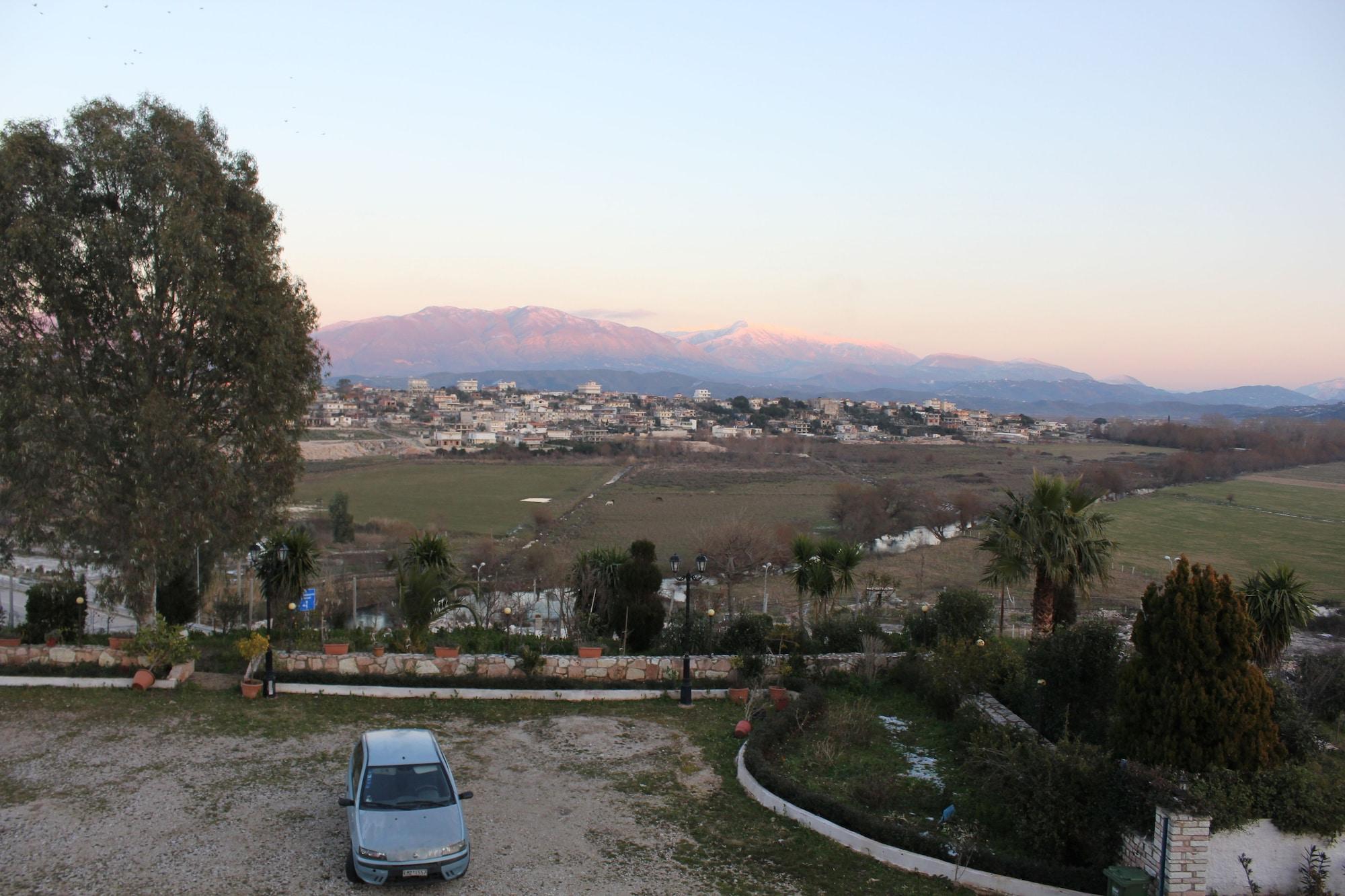 Hotel Holiday Sarandë 外观 照片