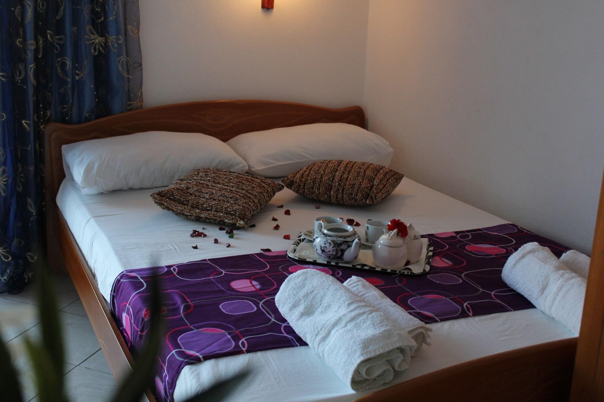 Hotel Holiday Sarandë 外观 照片
