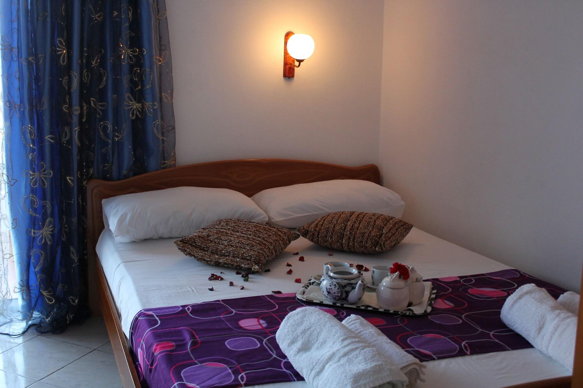 Hotel Holiday Sarandë 外观 照片