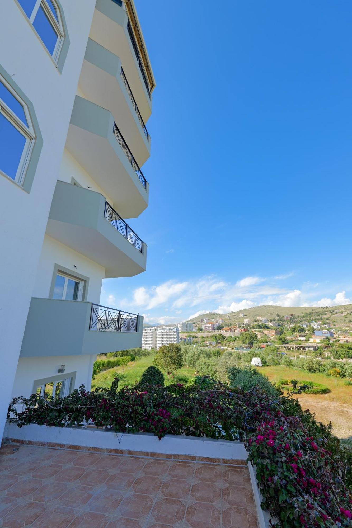 Hotel Holiday Sarandë 外观 照片