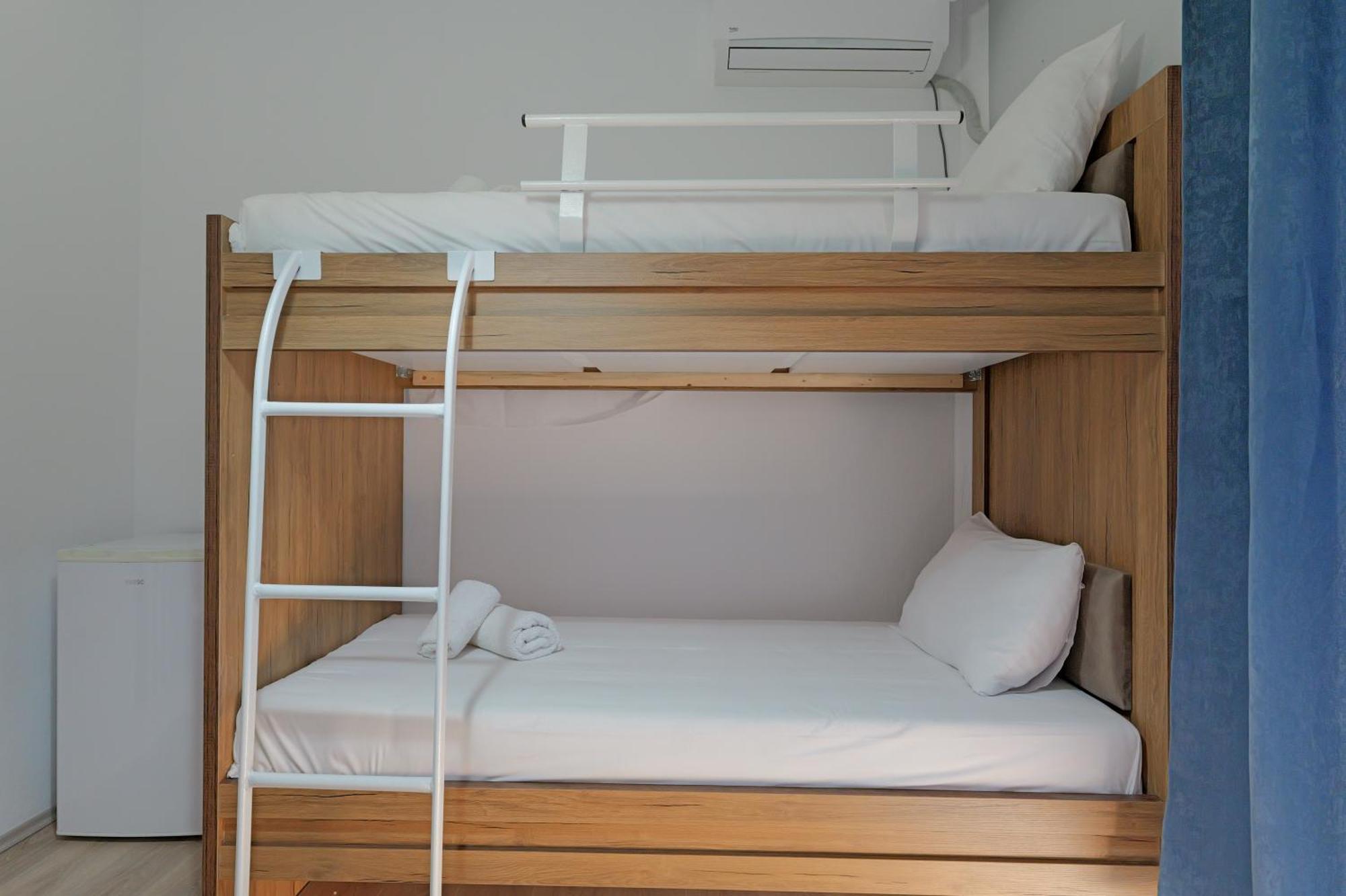 Hotel Holiday Sarandë 外观 照片