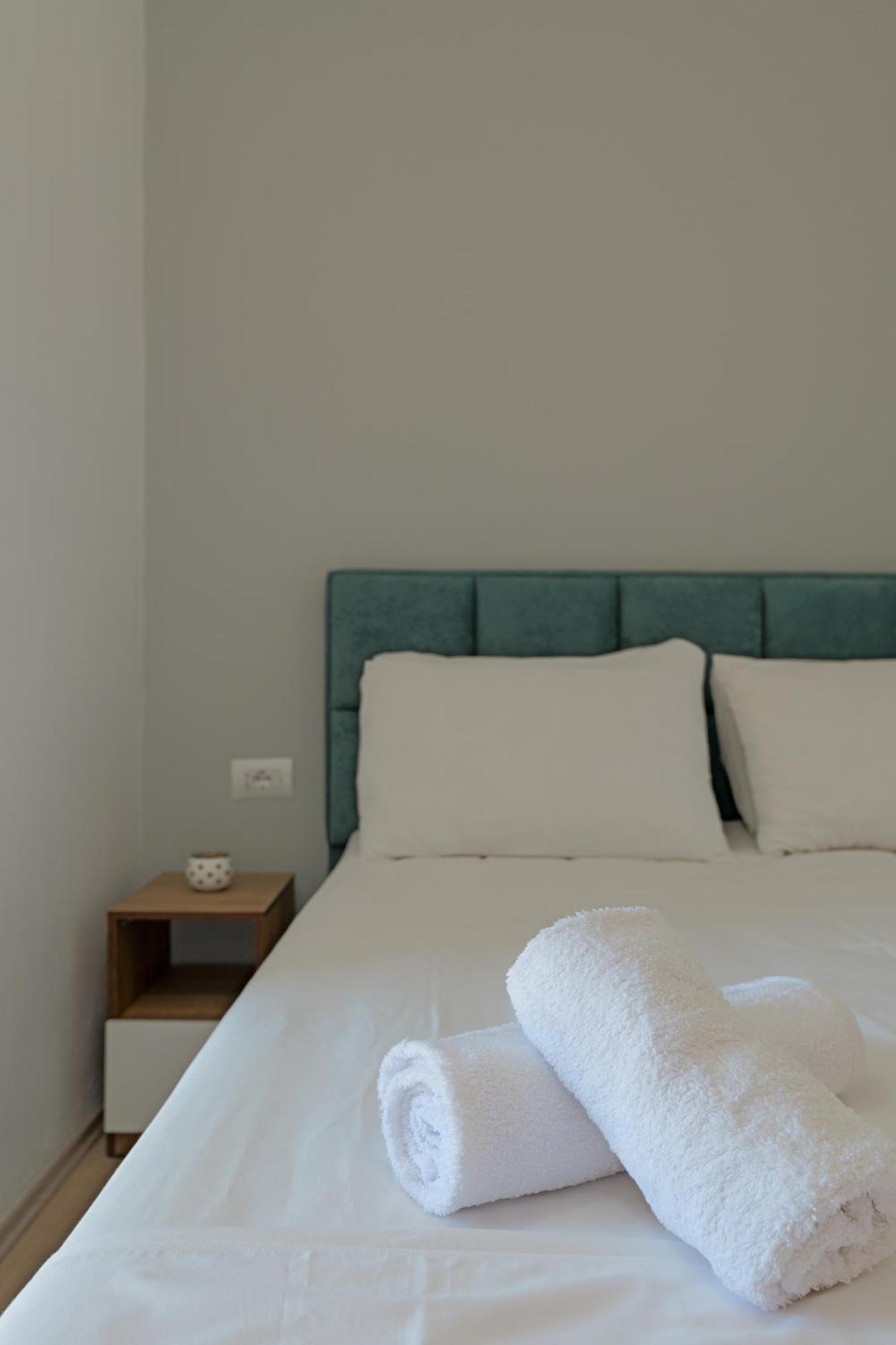 Hotel Holiday Sarandë 外观 照片