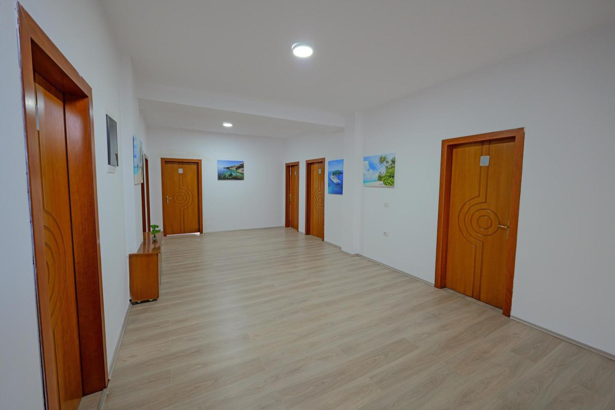Hotel Holiday Sarandë 外观 照片