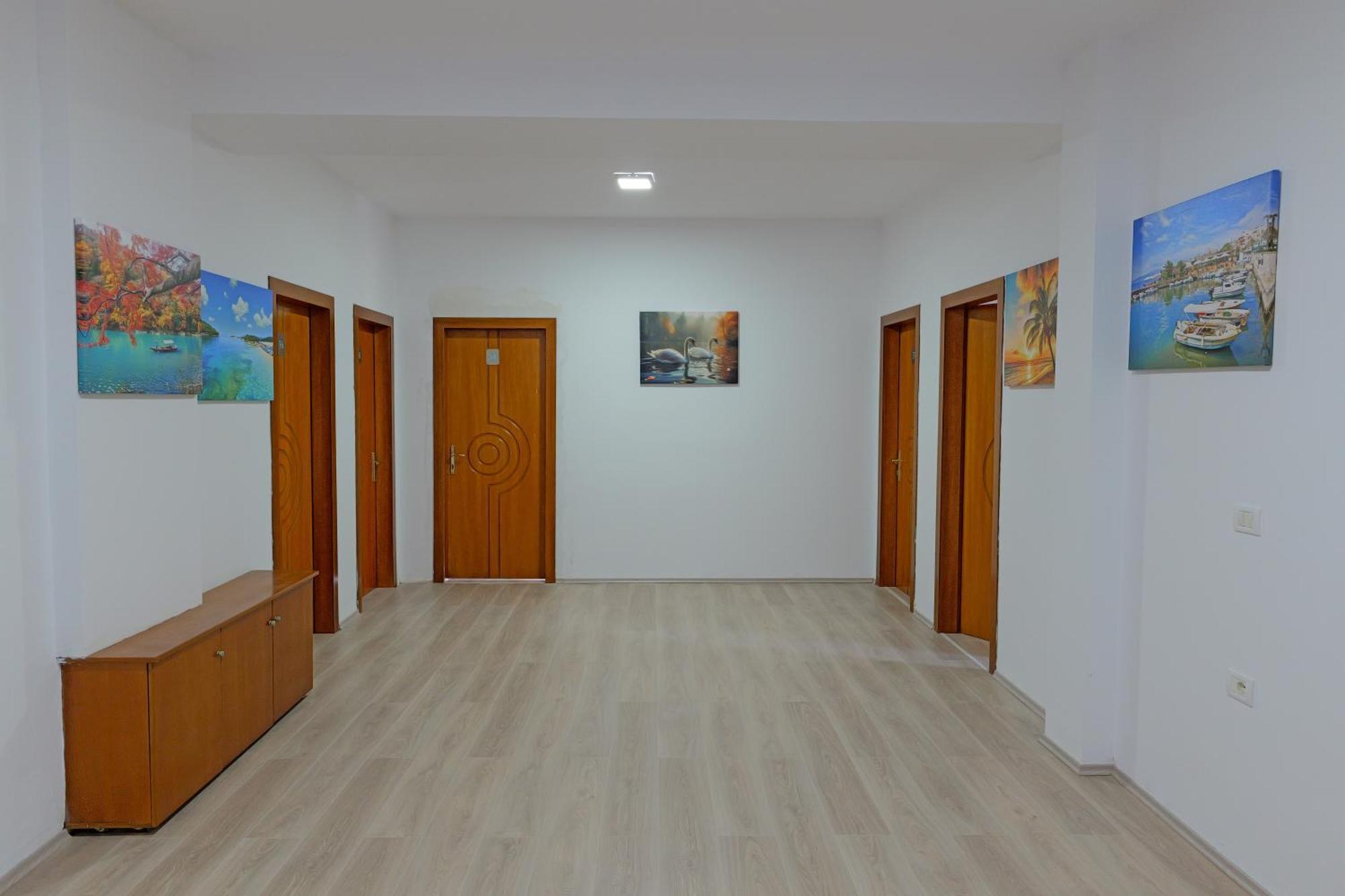 Hotel Holiday Sarandë 外观 照片