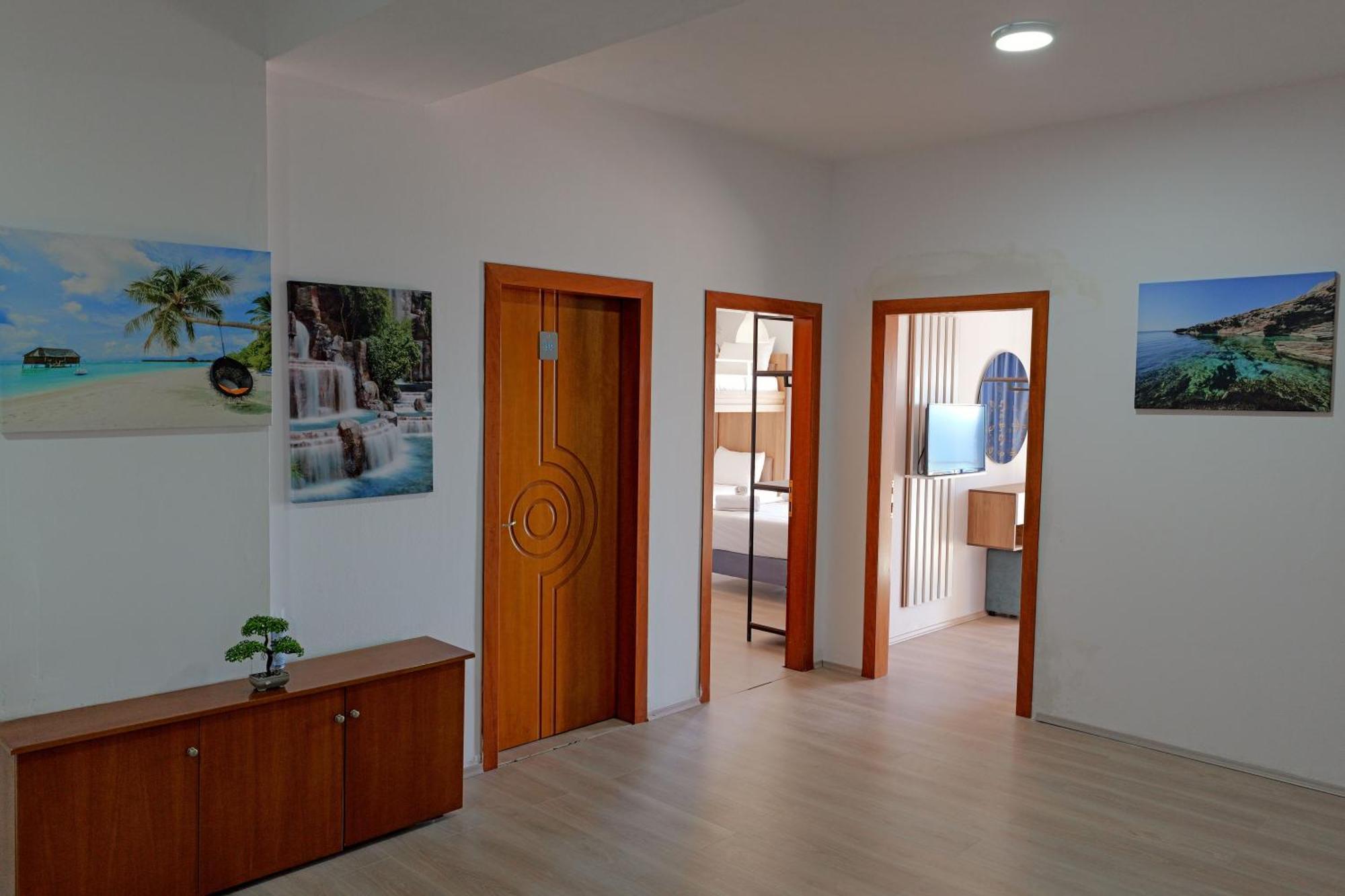 Hotel Holiday Sarandë 外观 照片