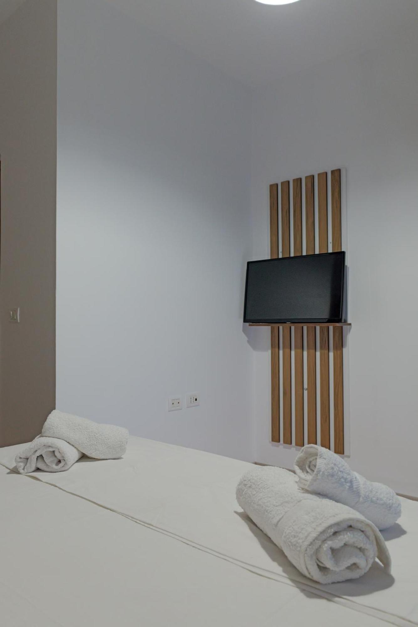 Hotel Holiday Sarandë 外观 照片