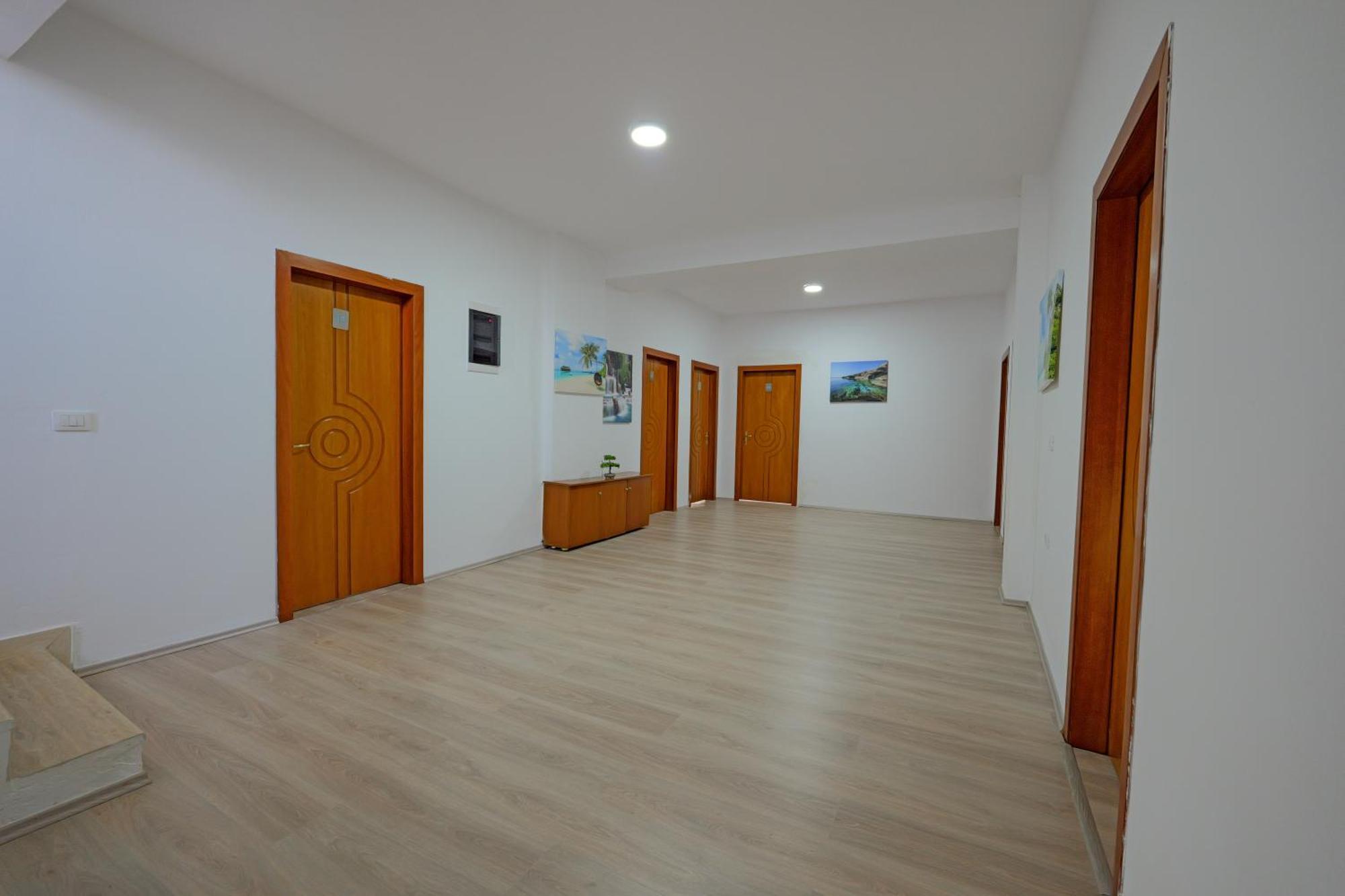 Hotel Holiday Sarandë 外观 照片