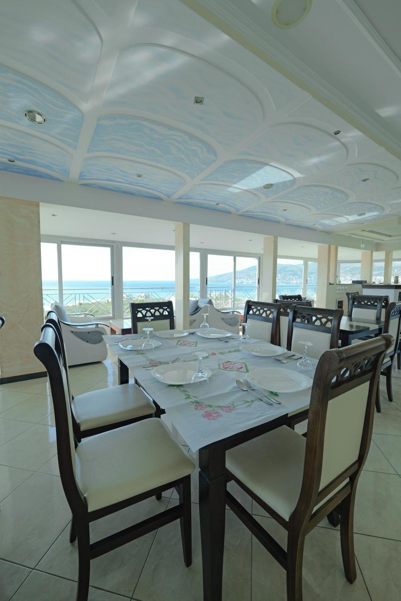 Hotel Holiday Sarandë 外观 照片