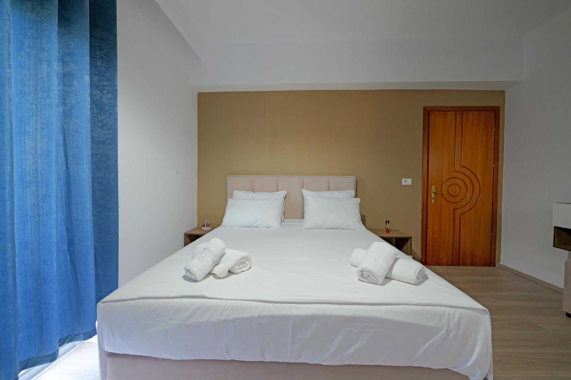 Hotel Holiday Sarandë 外观 照片