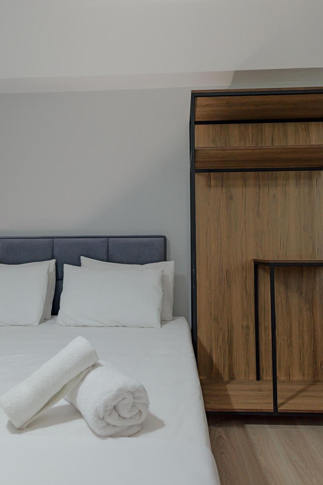 Hotel Holiday Sarandë 外观 照片