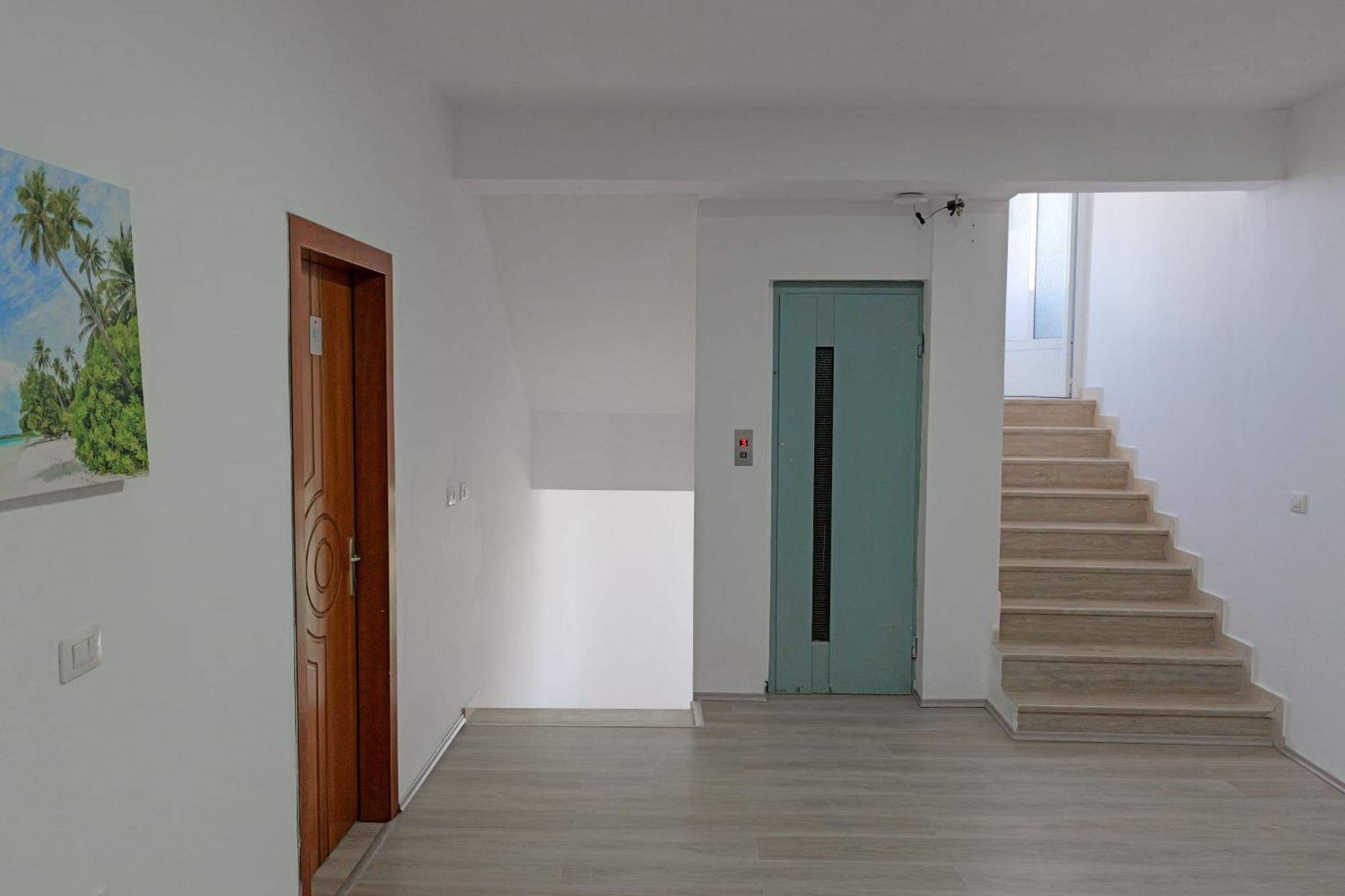 Hotel Holiday Sarandë 外观 照片