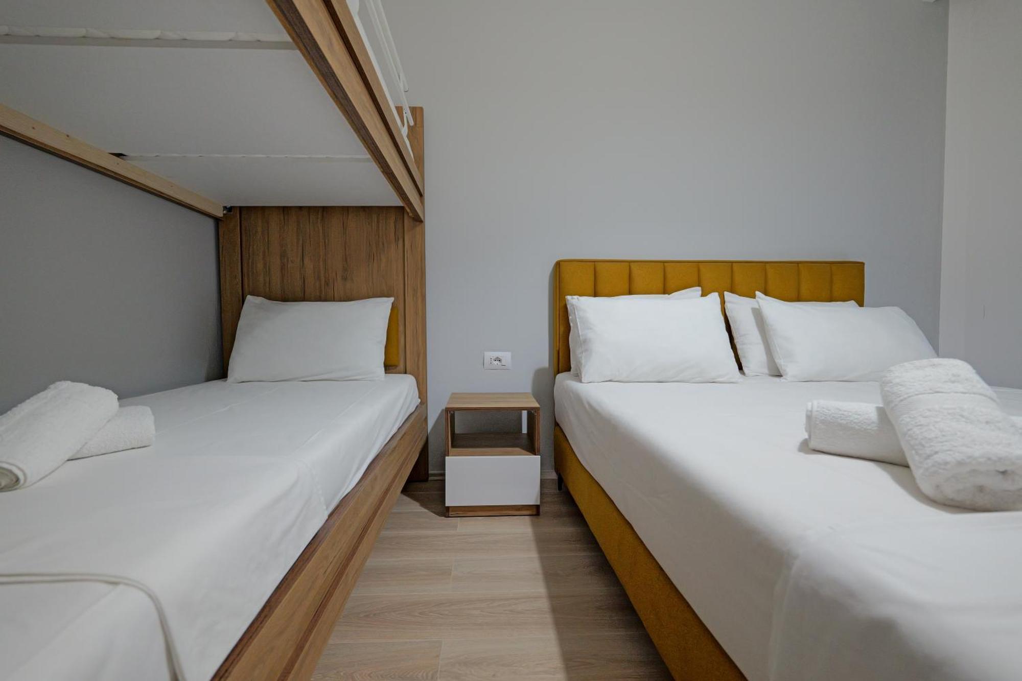 Hotel Holiday Sarandë 外观 照片