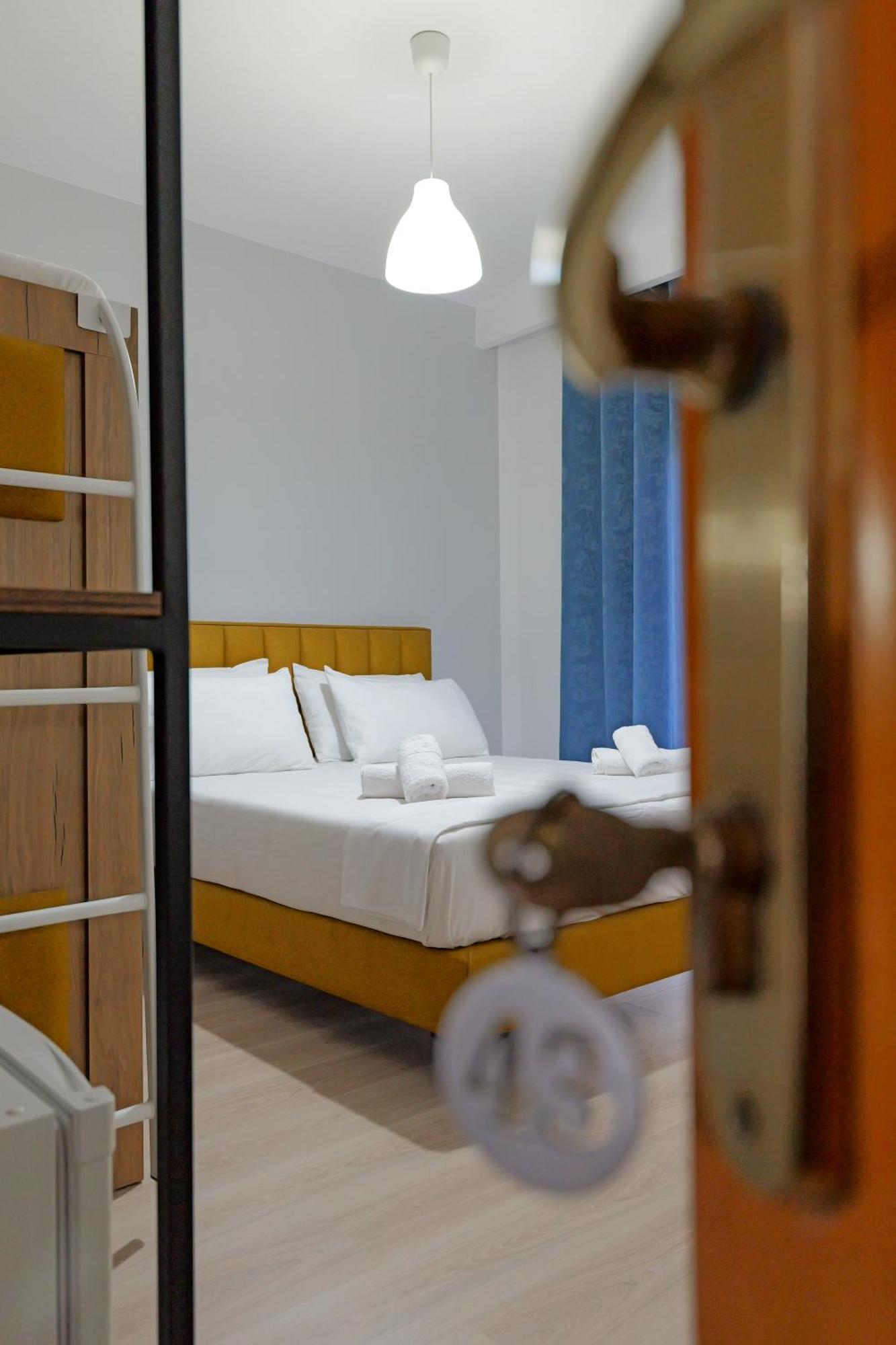 Hotel Holiday Sarandë 外观 照片