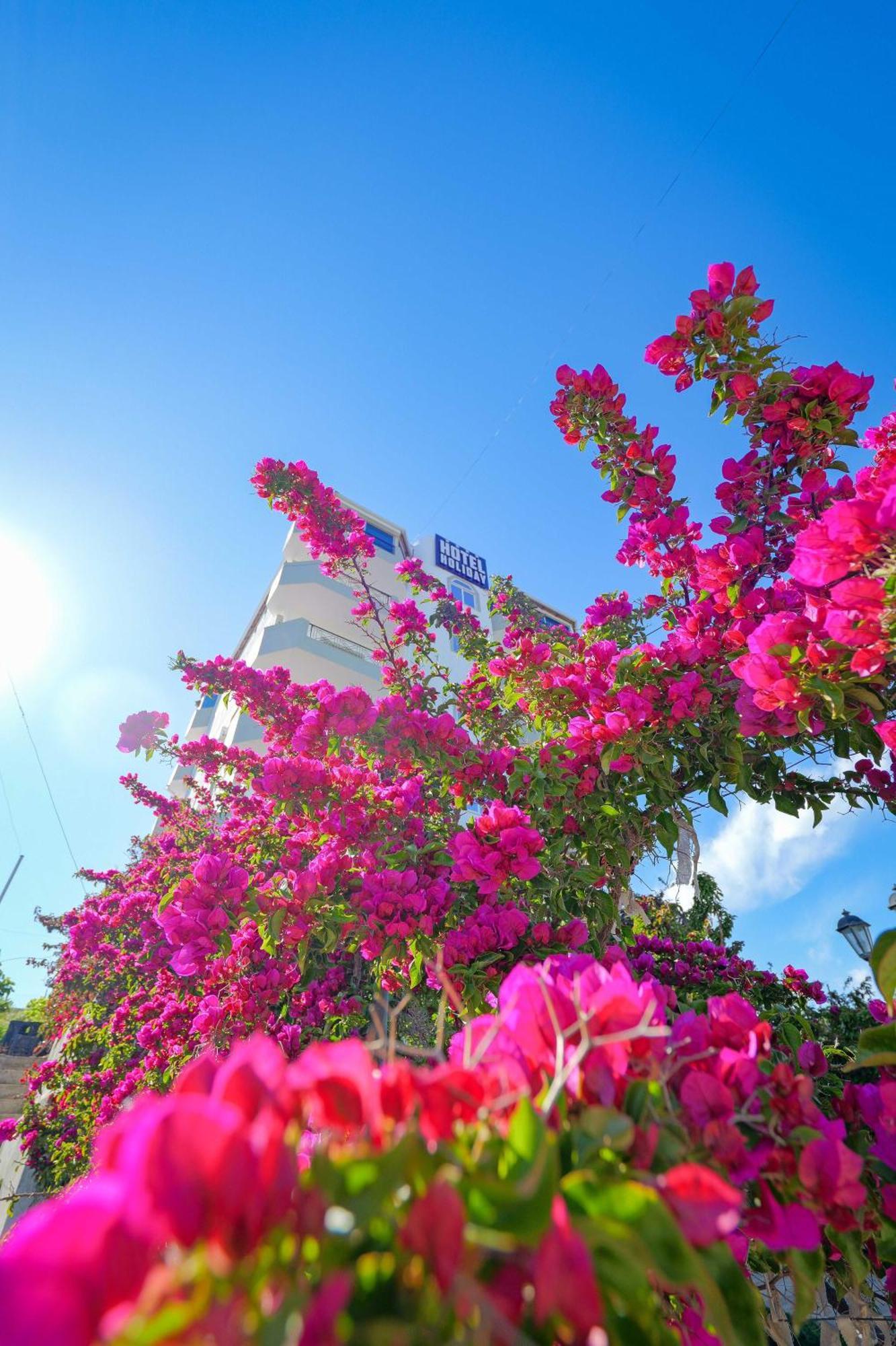 Hotel Holiday Sarandë 外观 照片