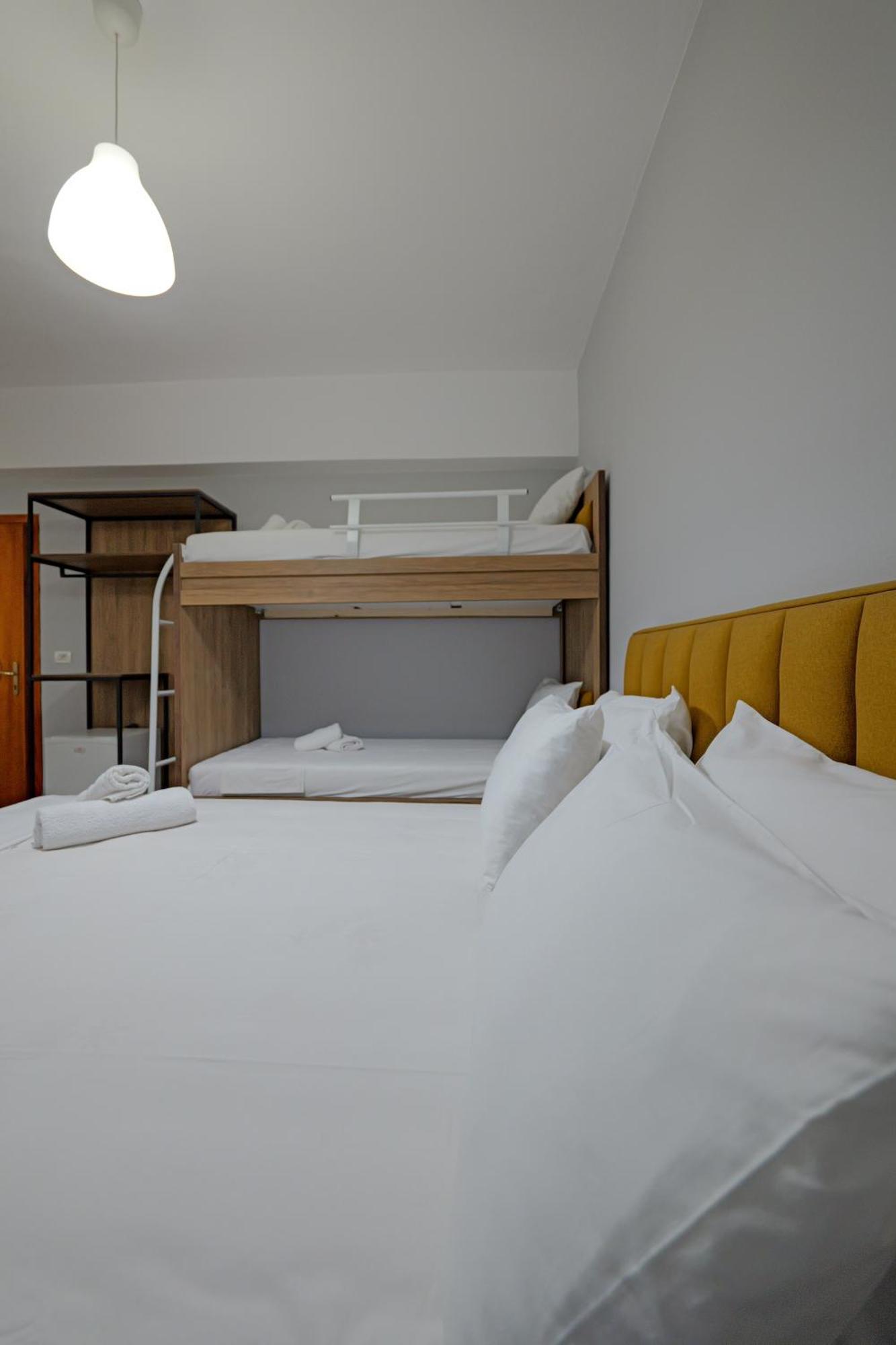 Hotel Holiday Sarandë 外观 照片
