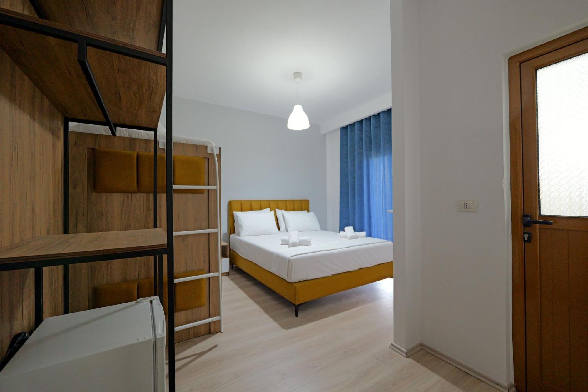 Hotel Holiday Sarandë 外观 照片