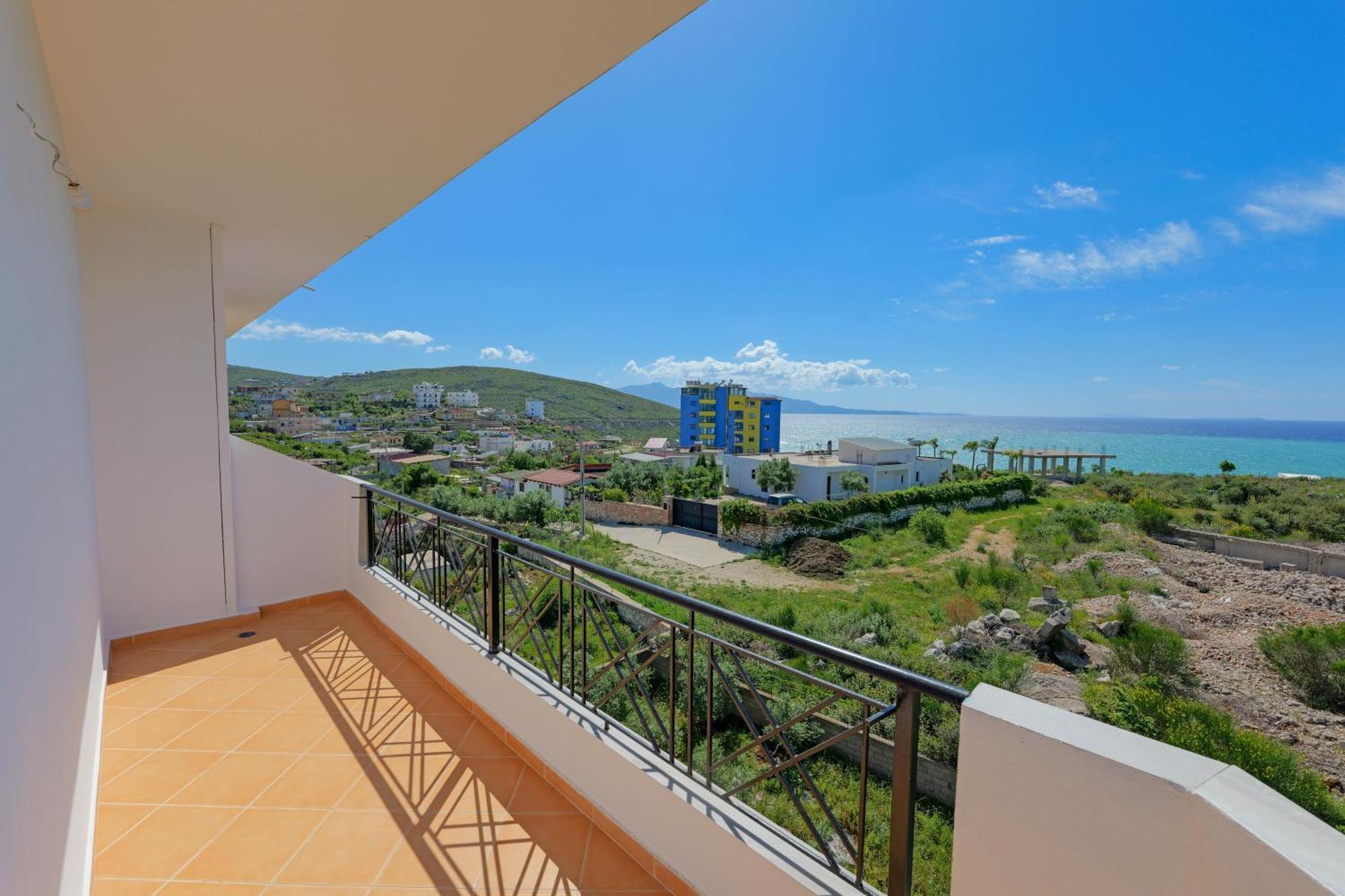 Hotel Holiday Sarandë 外观 照片